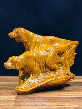 Golden Retrievers Pointing Figurine